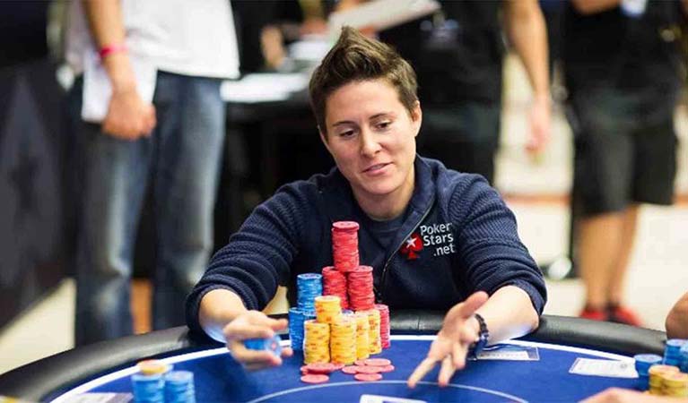 poker-Vanessa-Selbst